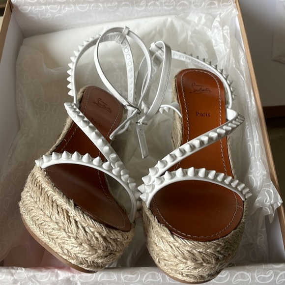 Christian Louboutin mafaldina Zeppa wedge espadrille sandal white spike sz 40